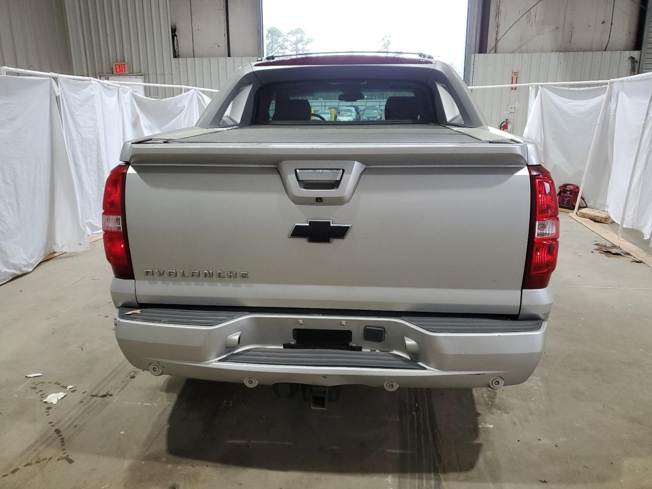 2012 Chevrolet Avalanche - Image 6