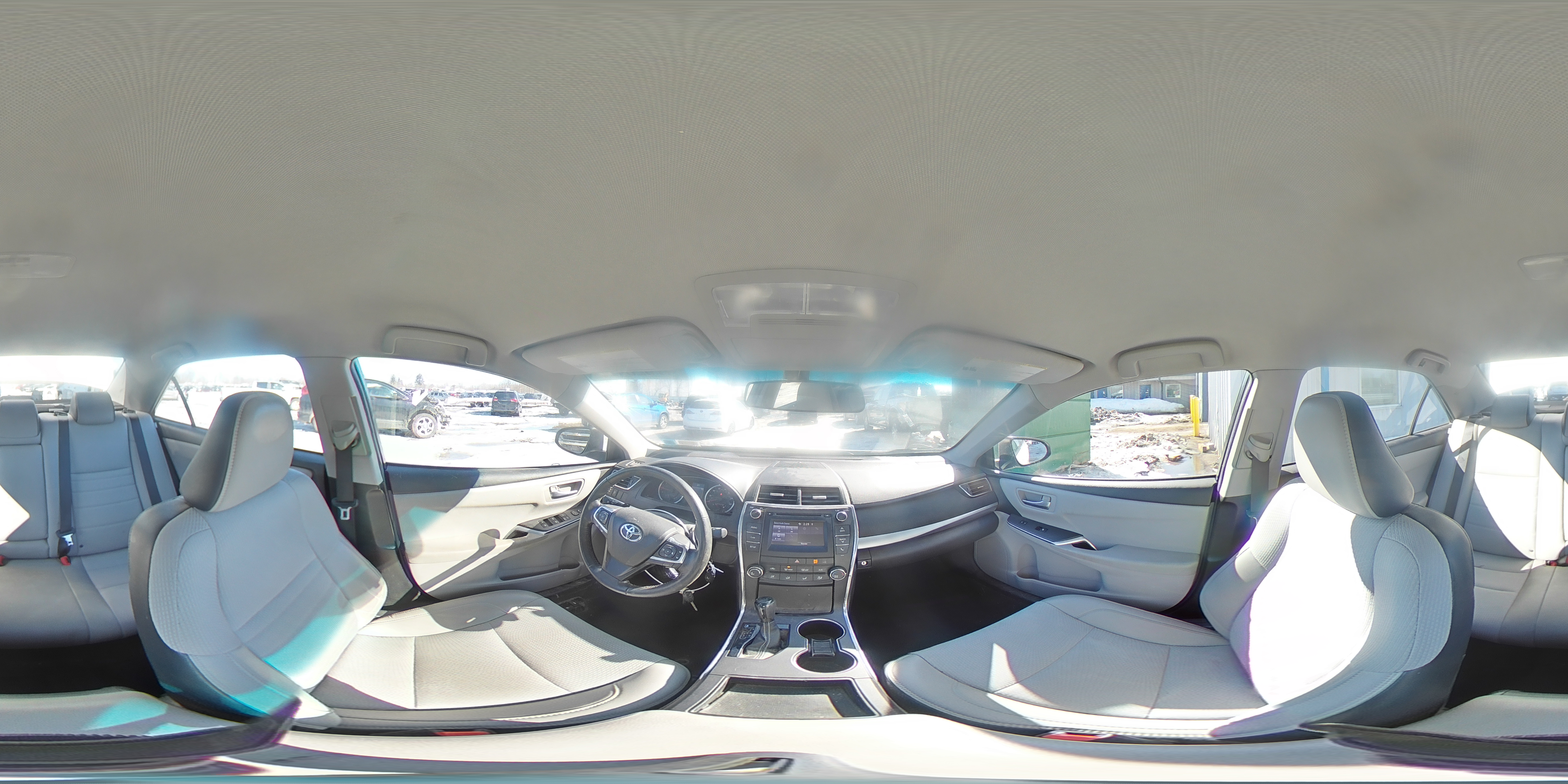 2016 Toyota Camry - Image 15