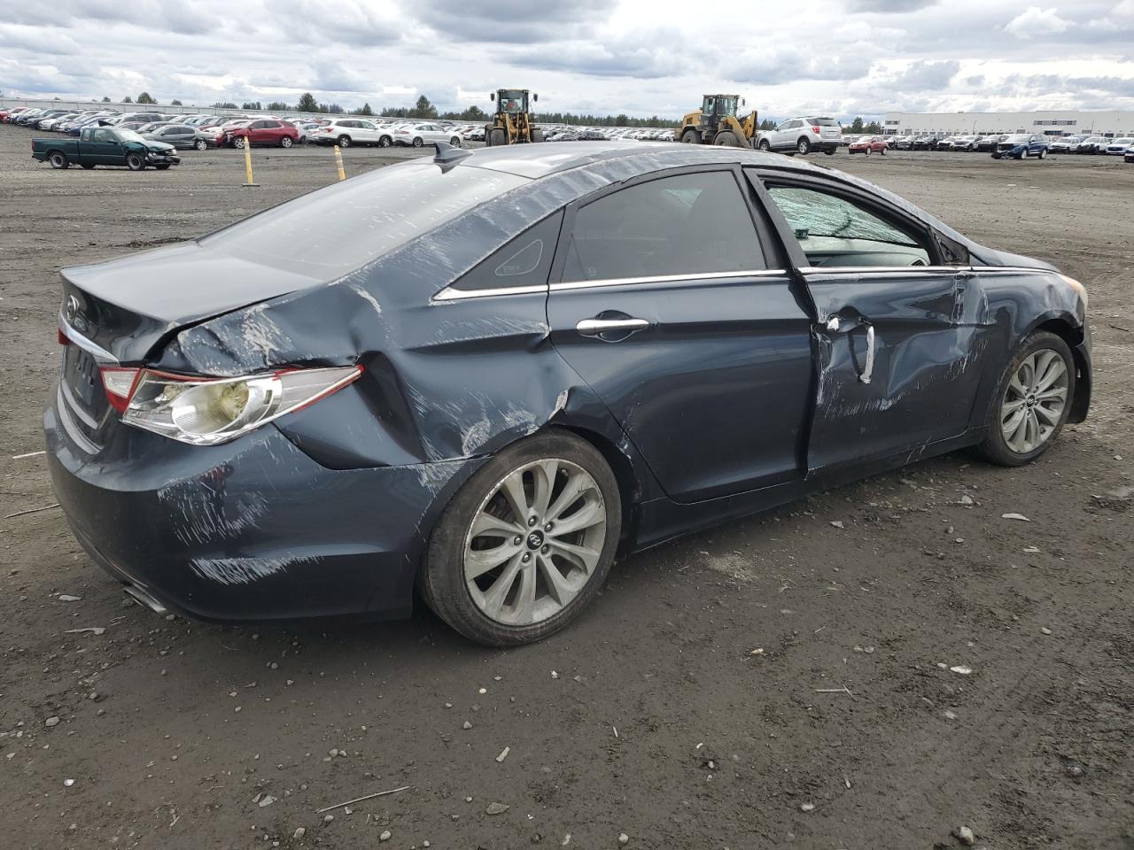 2012 Hyundai Sonata - Image 3