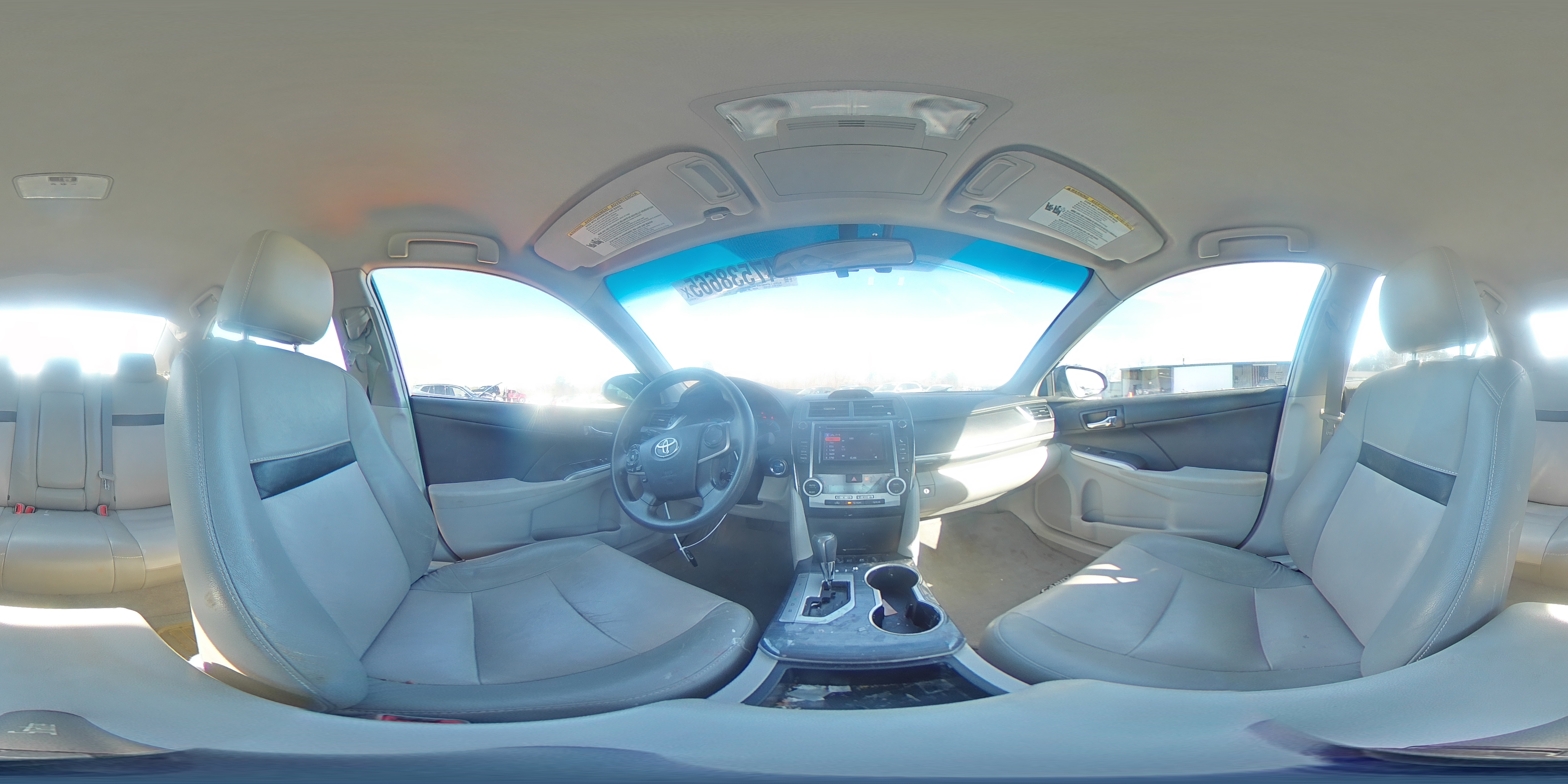 2013 Toyota Camry - Image 12