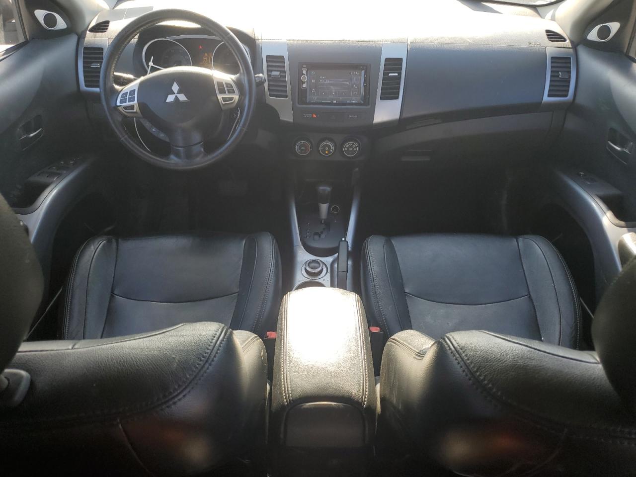 2007 Mitsubishi Outlander - Image 8