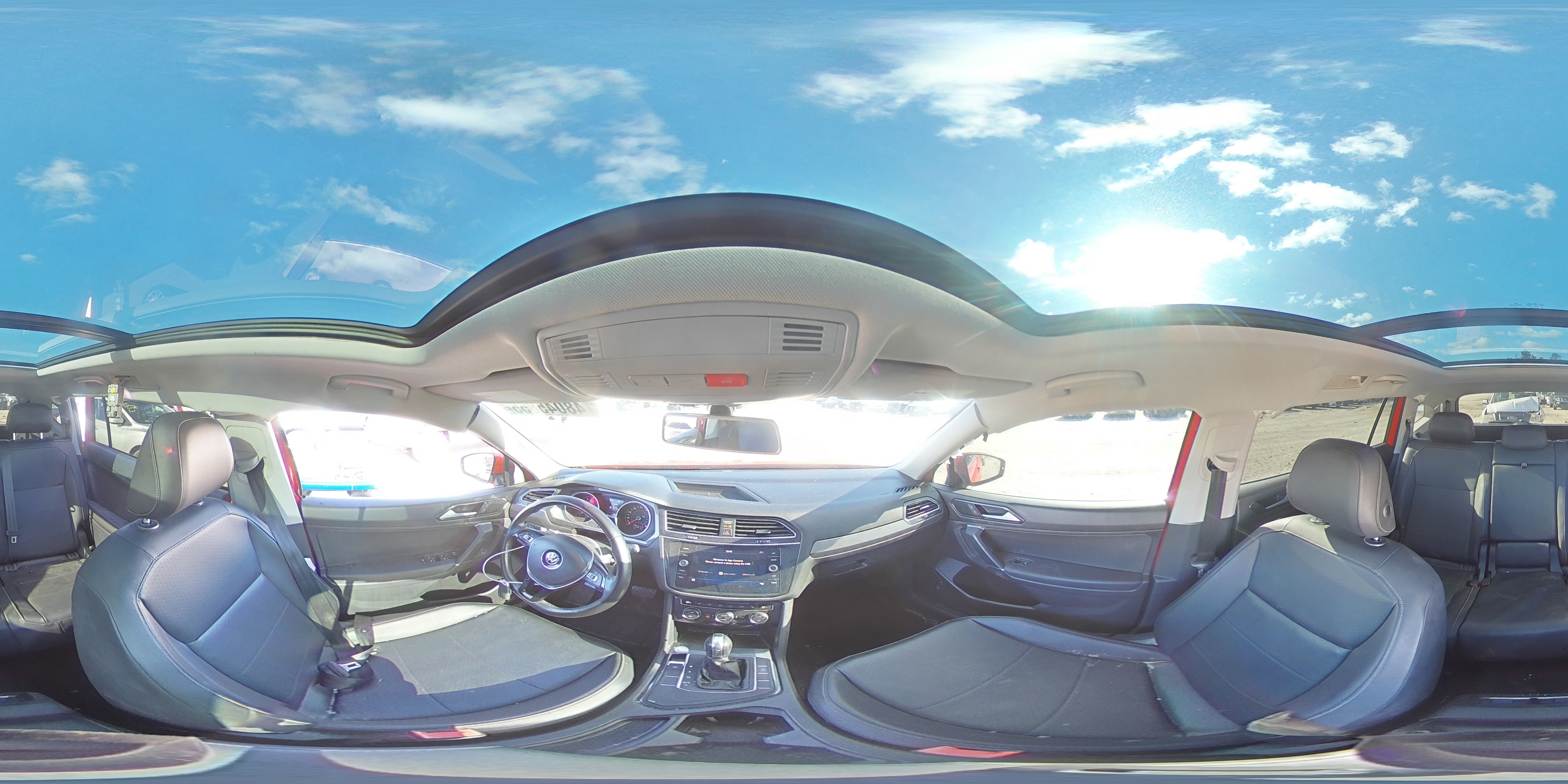 2018 Volkswagen Tiguan - Image 14