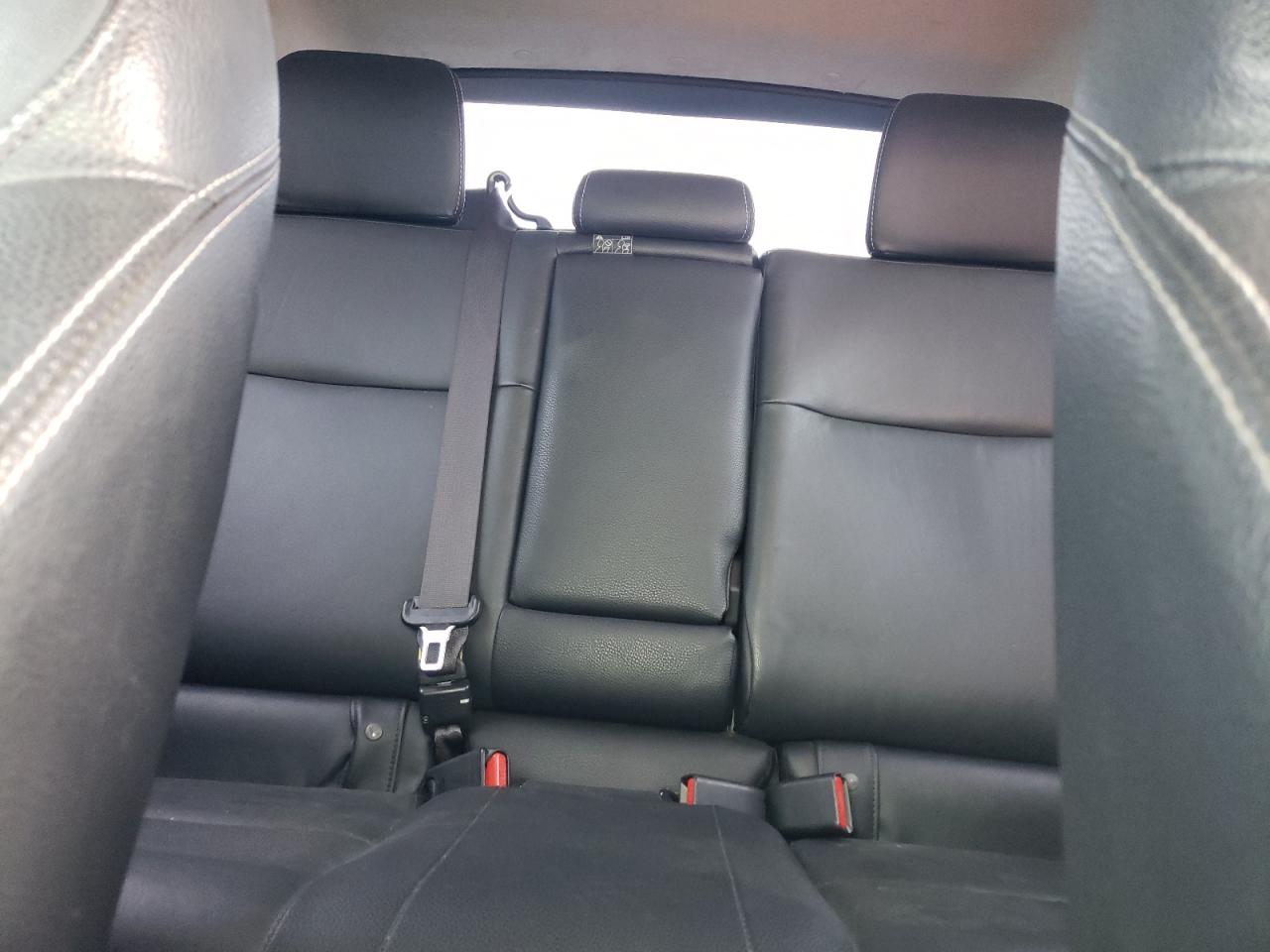 2014 Subaru XV - Image 10