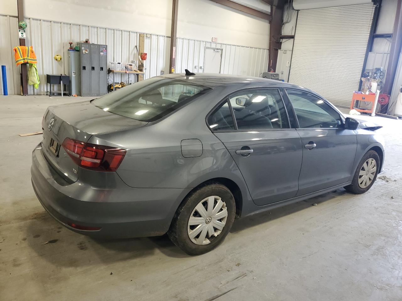 2016 Volkswagen Jetta - Image 3