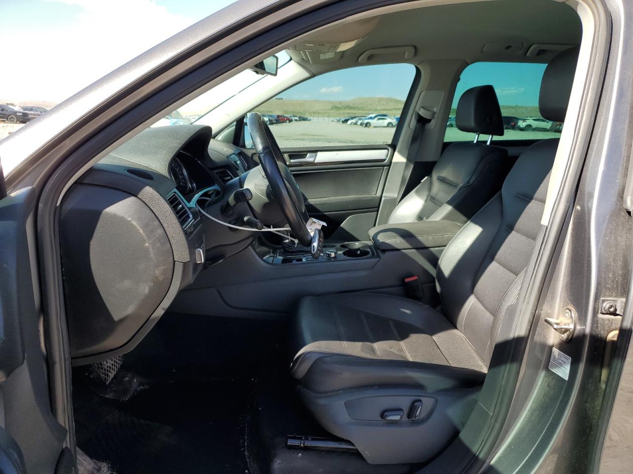 2011 Volkswagen Touareg V6 Tdi VIN: WVGFK9BP6BD002927 Lot: 49643205
