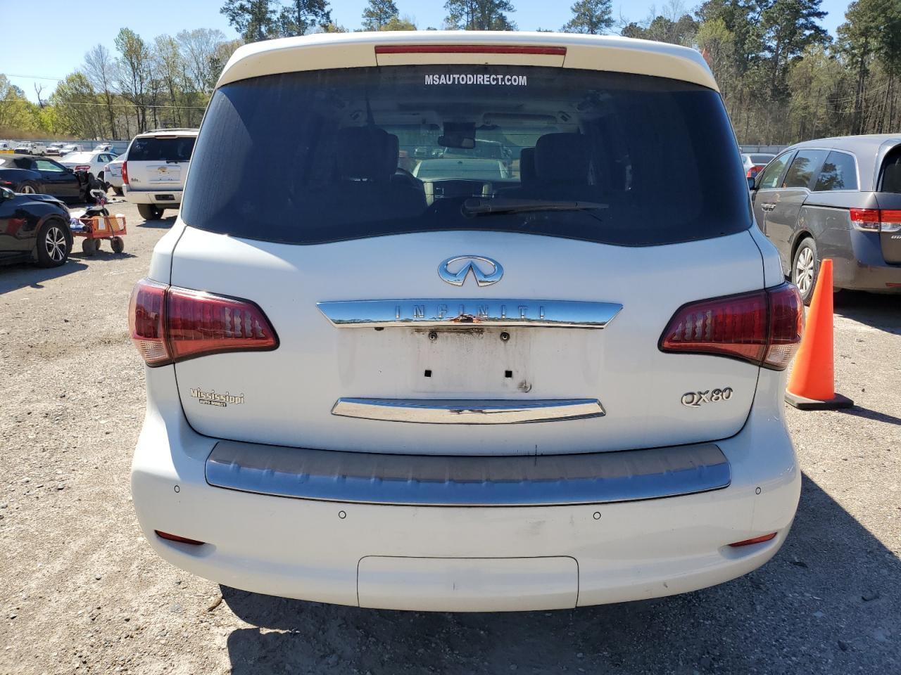 2016 Infiniti QX80 - Image 6