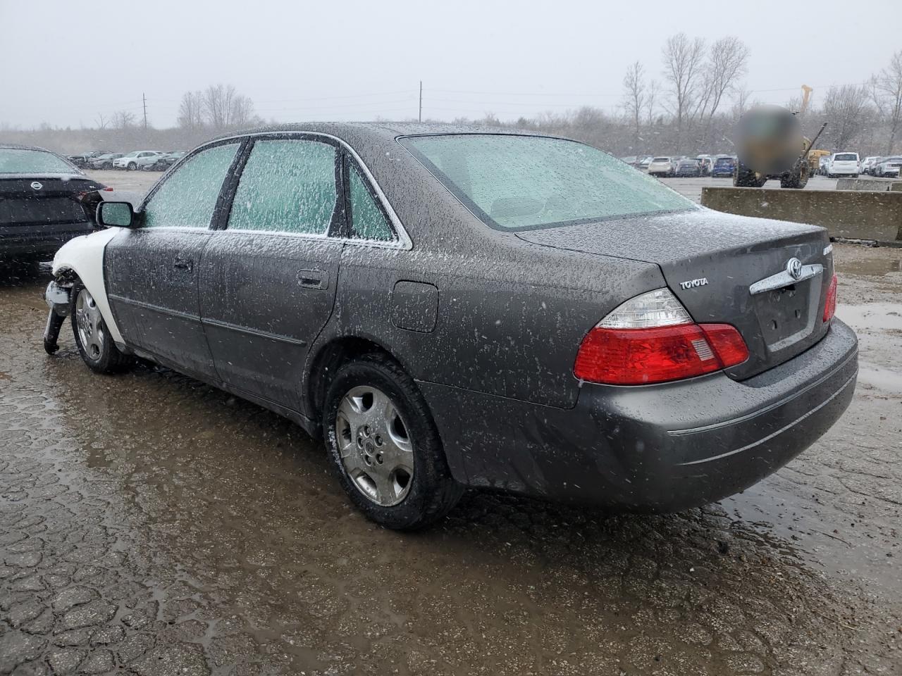 2004 Toyota Avalon - Image 2