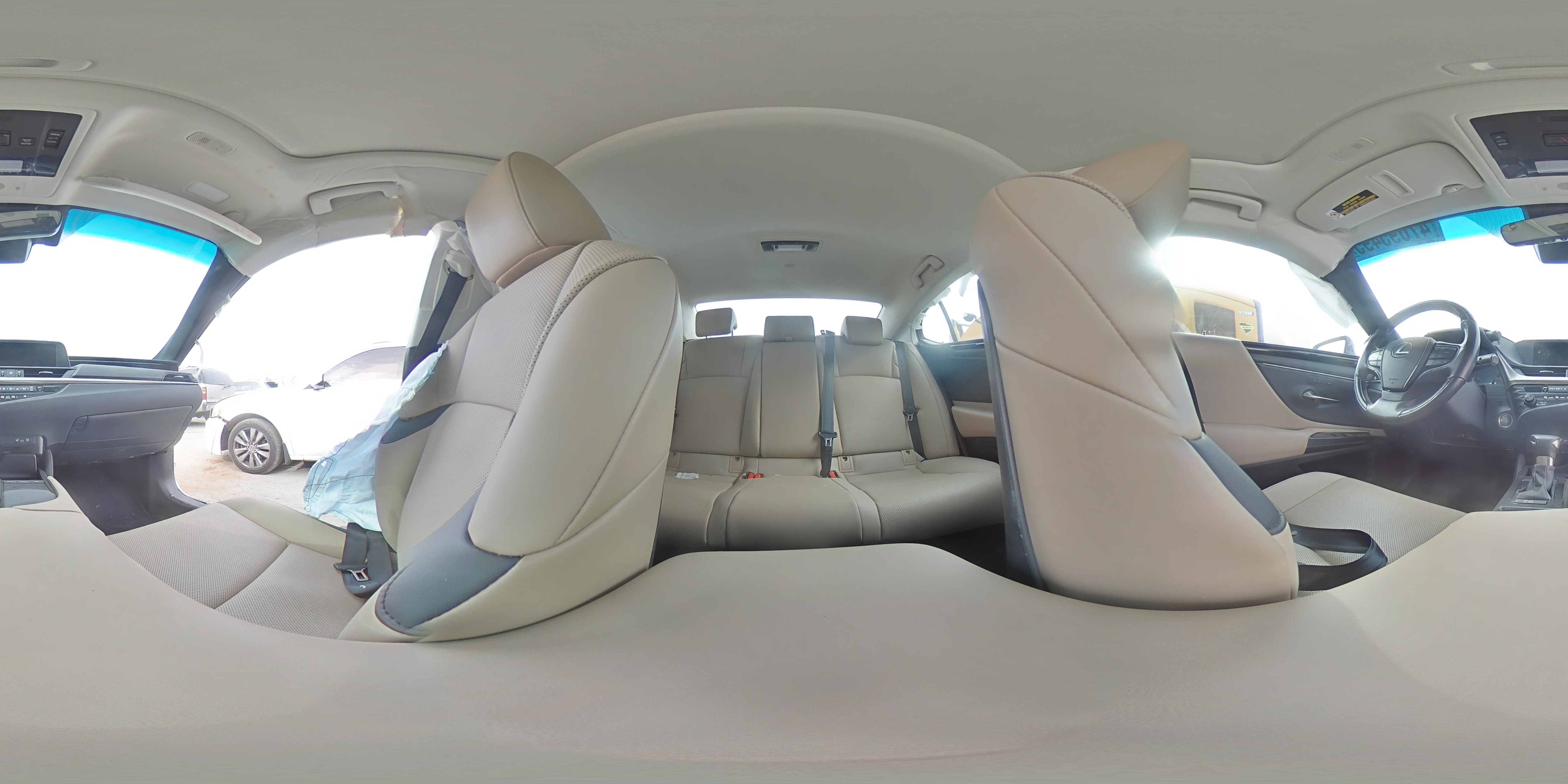 2020 Lexus ES - Image 13
