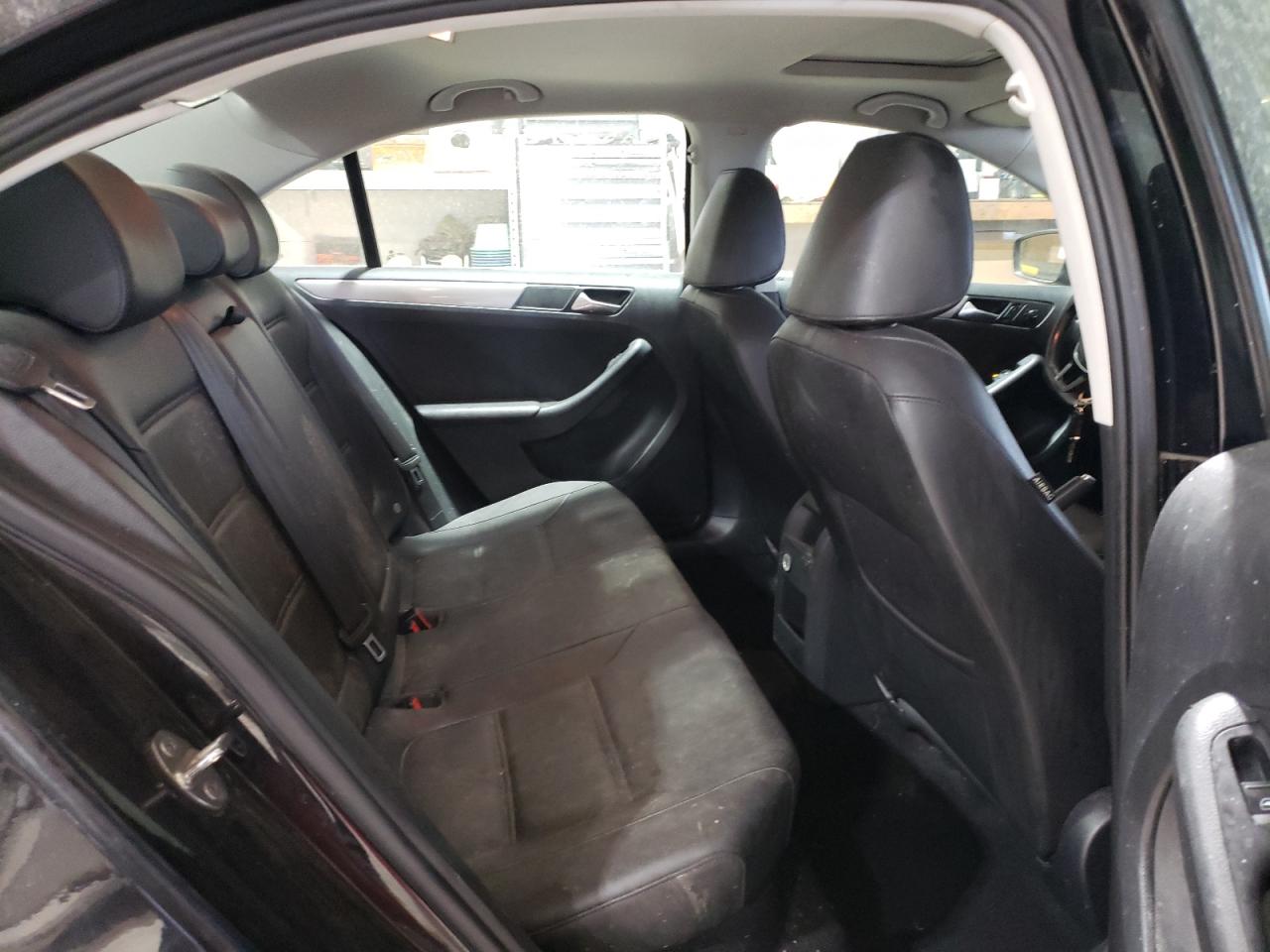 2017 Volkswagen Jetta - Image 10