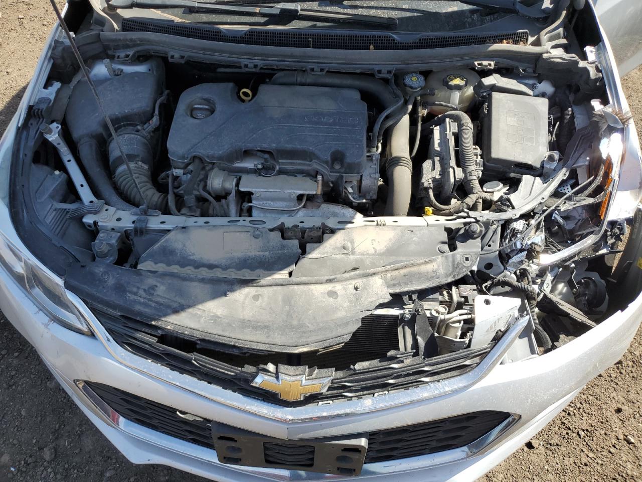 2018 Chevrolet Cruze - Image 13