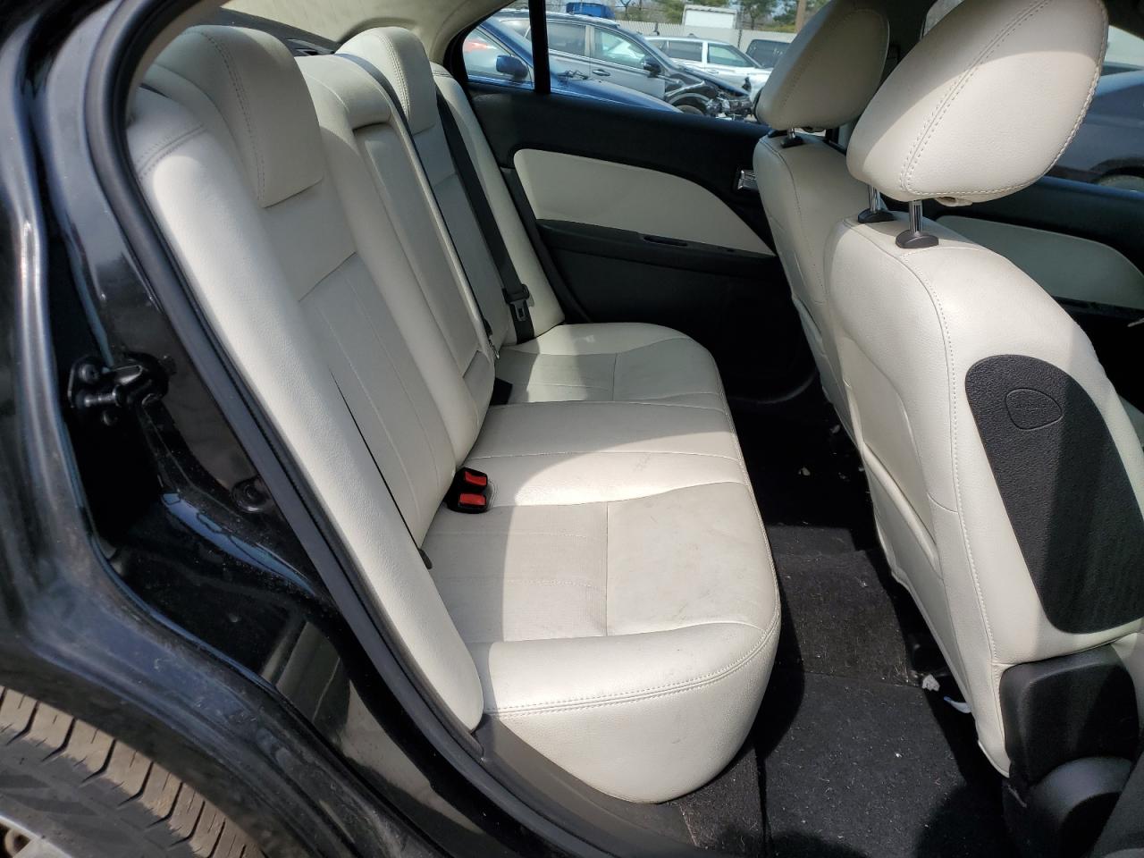 2009 Mercury Milan - Image 11