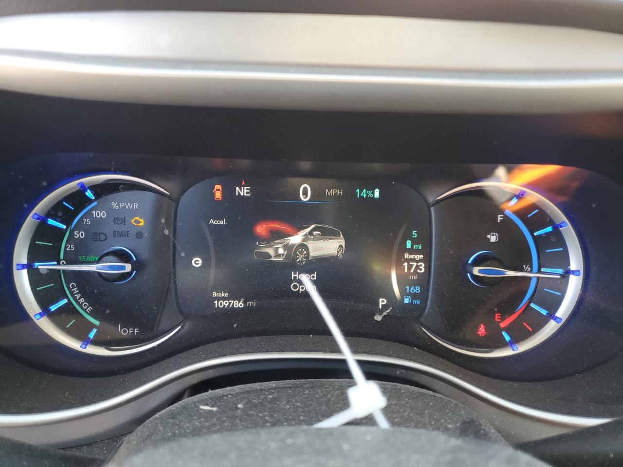 2018 Chrysler Pacifica - Image 9