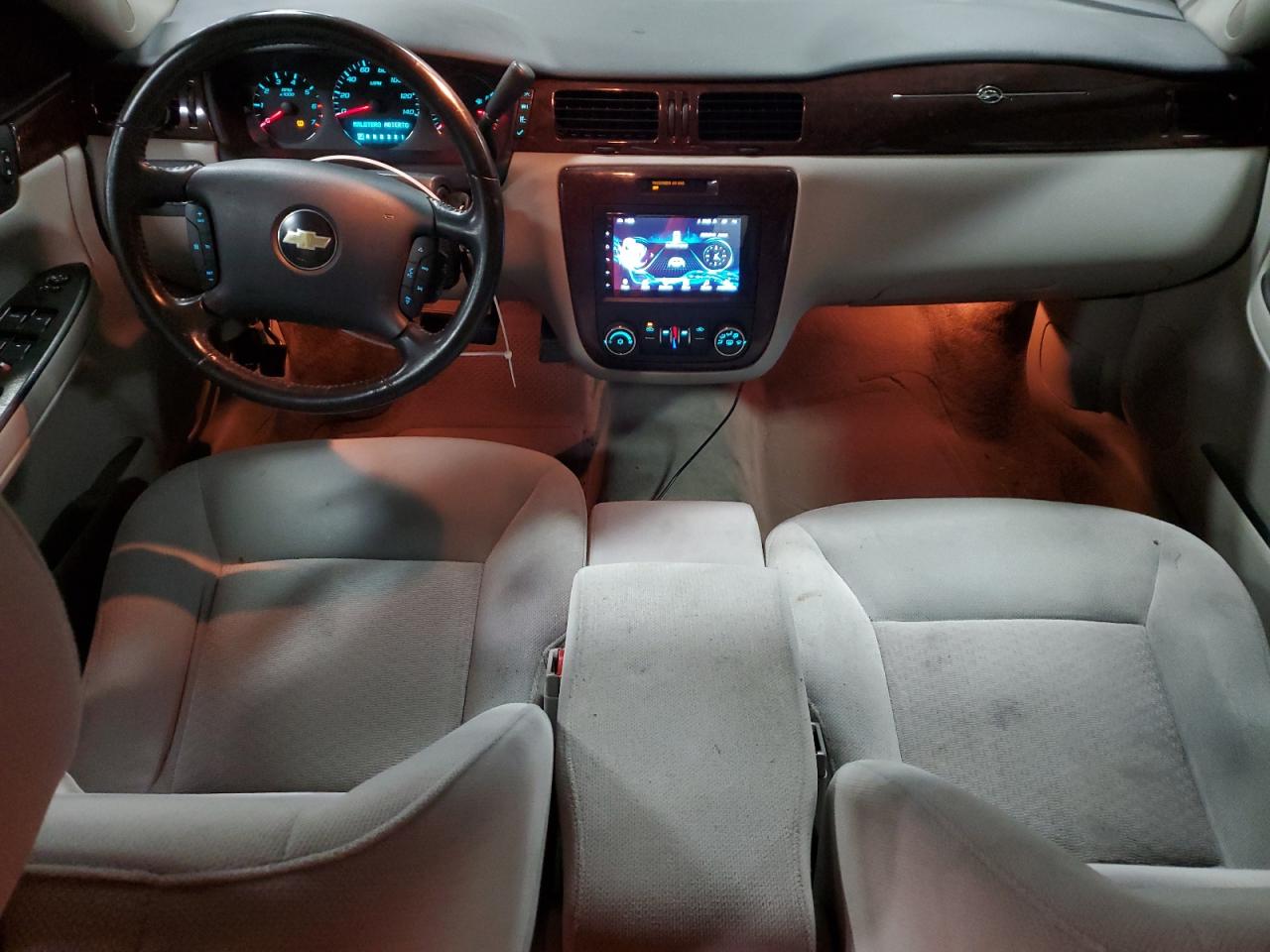 2011 Chevrolet Impala - Image 8
