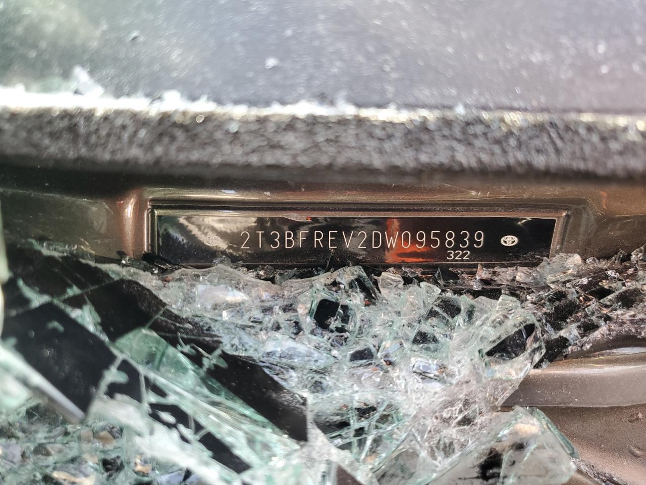 2013 Toyota RAV 4 - Image 13