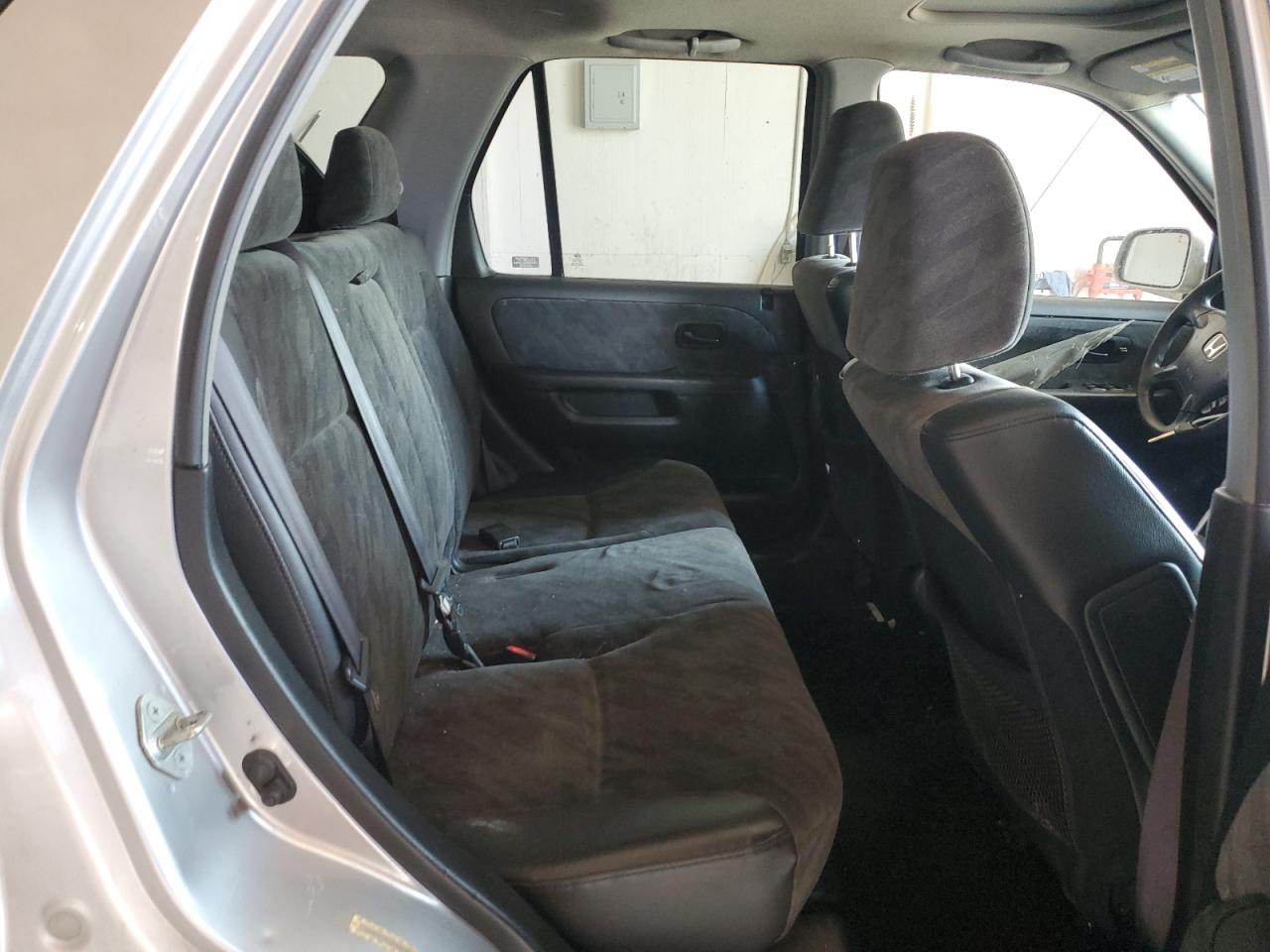 2004 Honda CR-V - Image 10