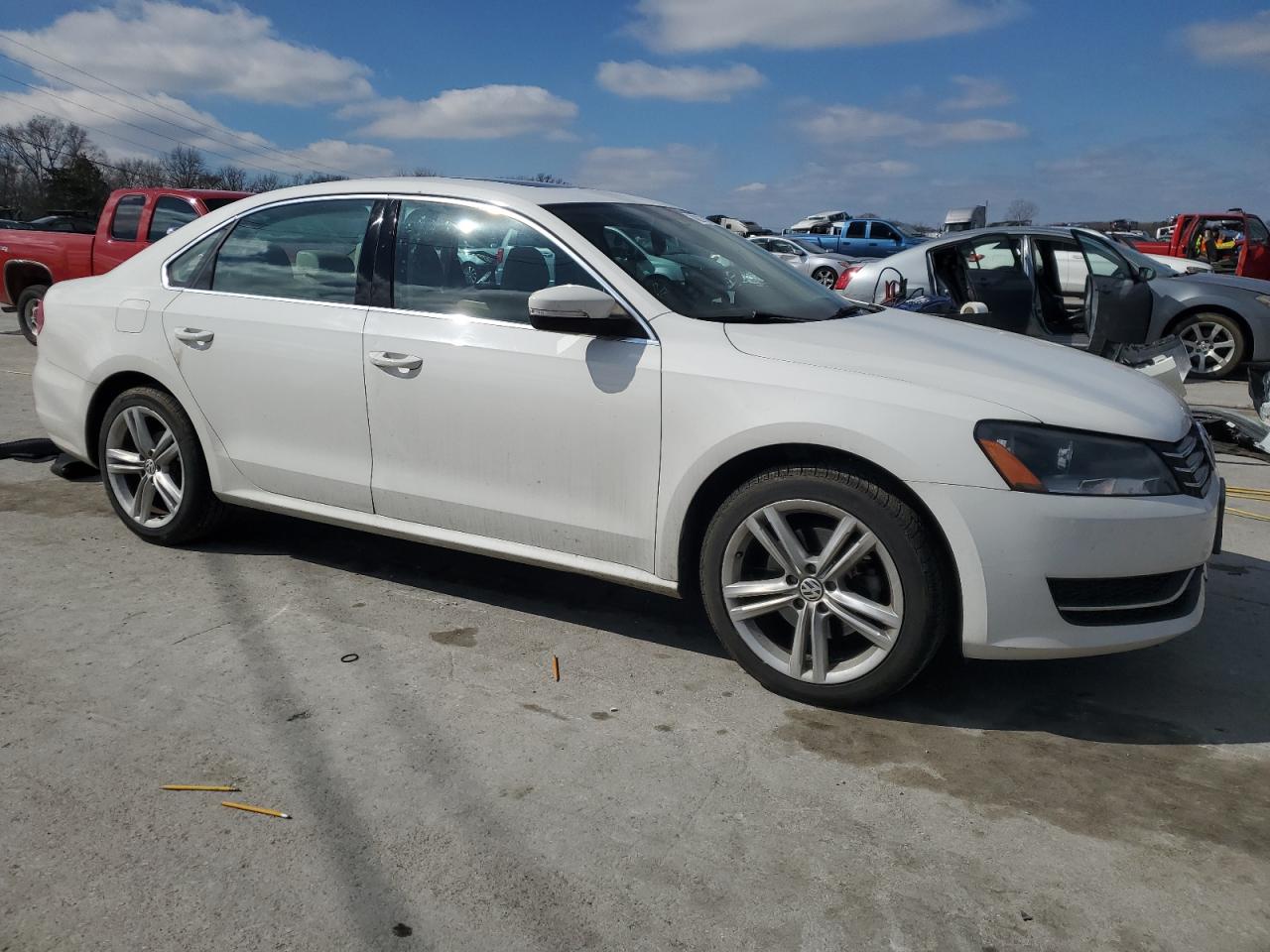 2014 Volkswagen Passat - Image 4