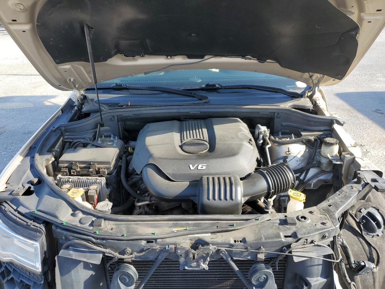 2015 Jeep Grand Cherokee - Image 12