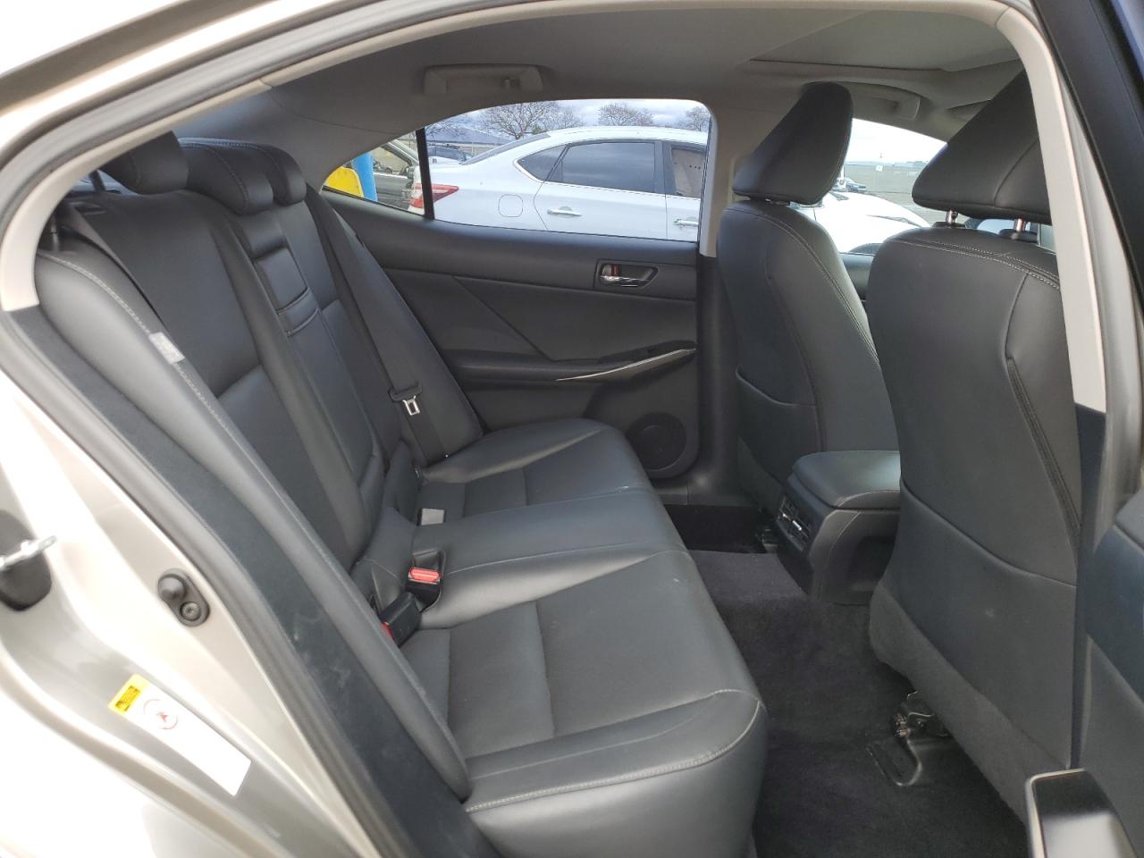 2014 Lexus IS - Image 10