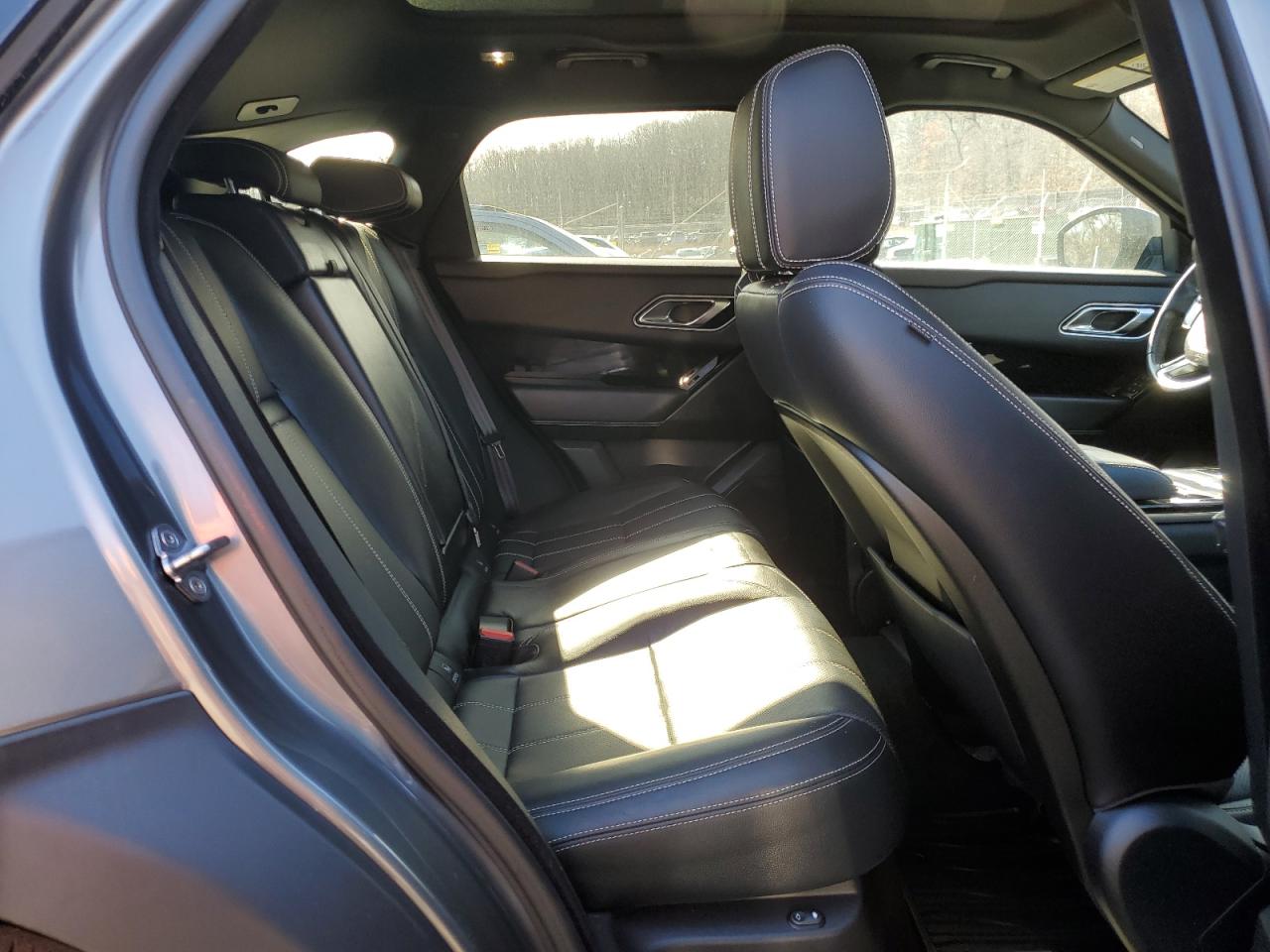 2018 Land Rover Range Rover - Image 11