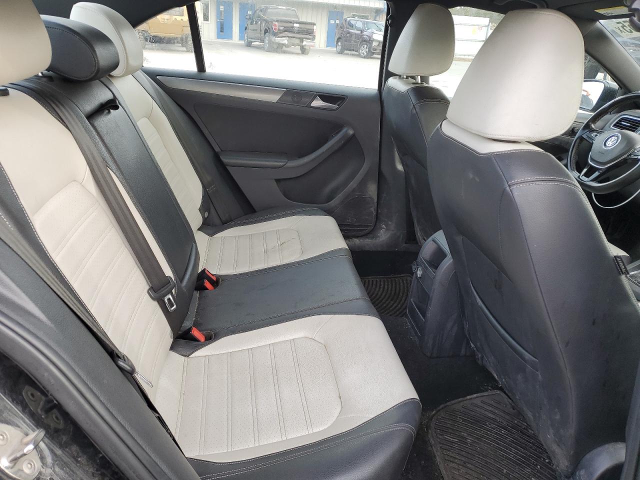 2016 Volkswagen Jetta - Image 10