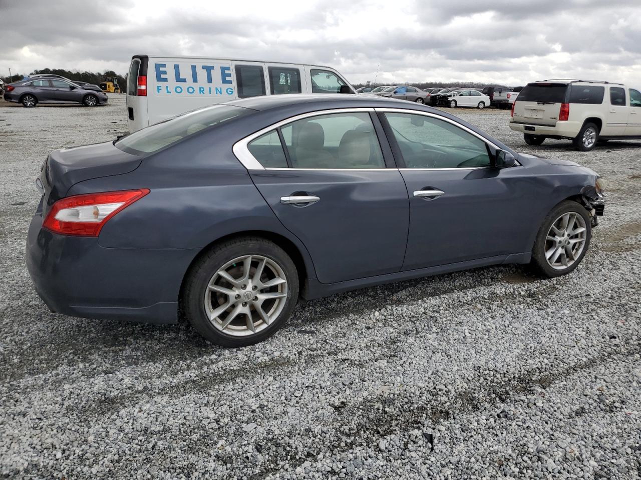 2010 Nissan Maxima - Image 3