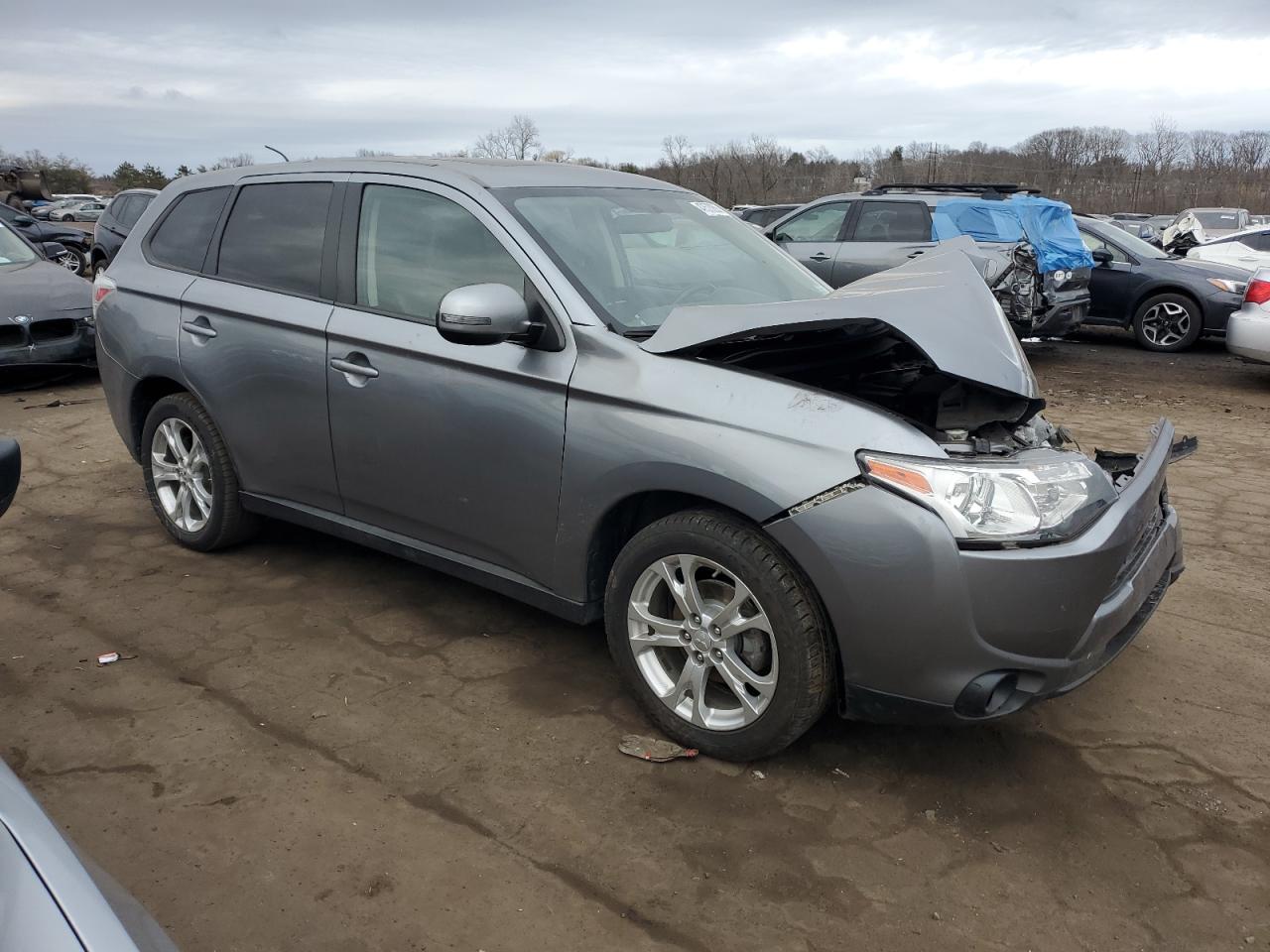 2014 Mitsubishi Outlander - Image 4