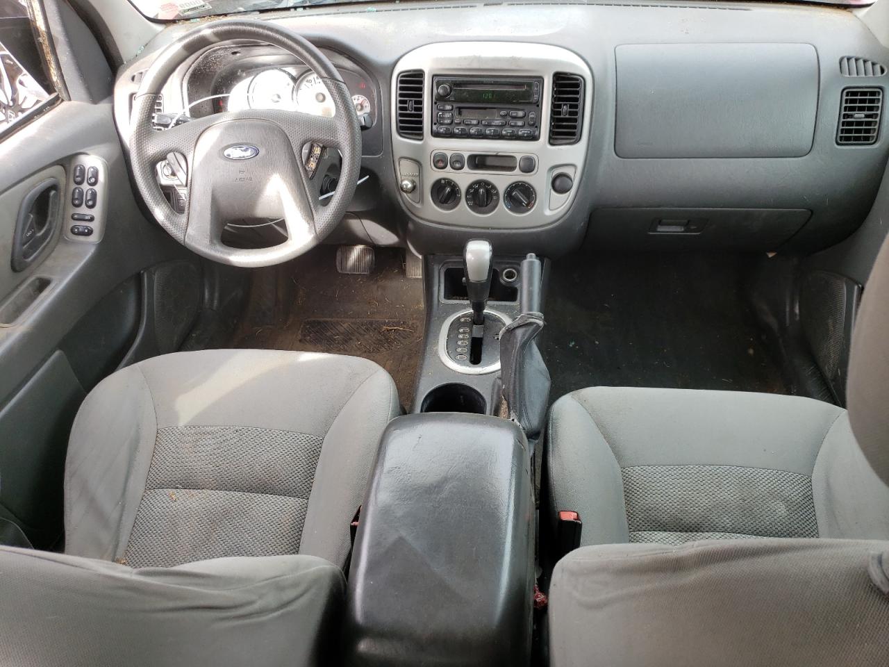 2005 Ford Escape - Image 8