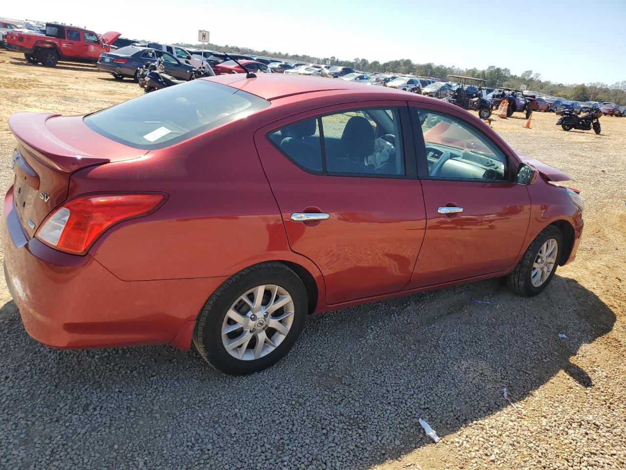 2015 Nissan Versa - Image 3