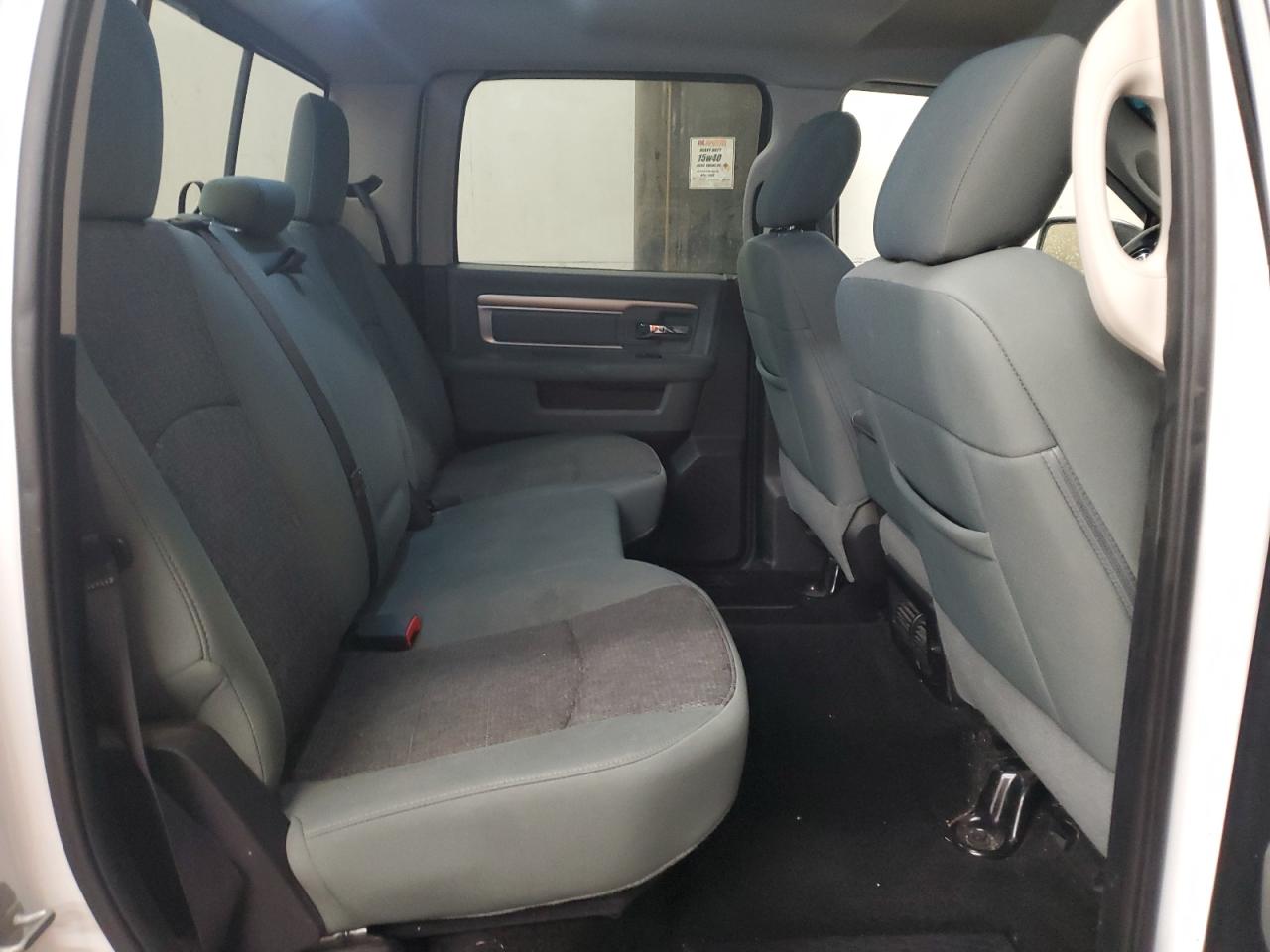 2015 RAM 1500 - Image 10