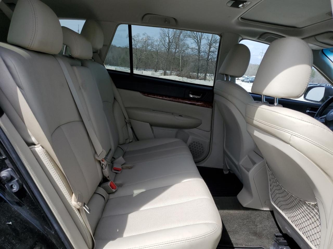 2012 Subaru Outback - Image 11