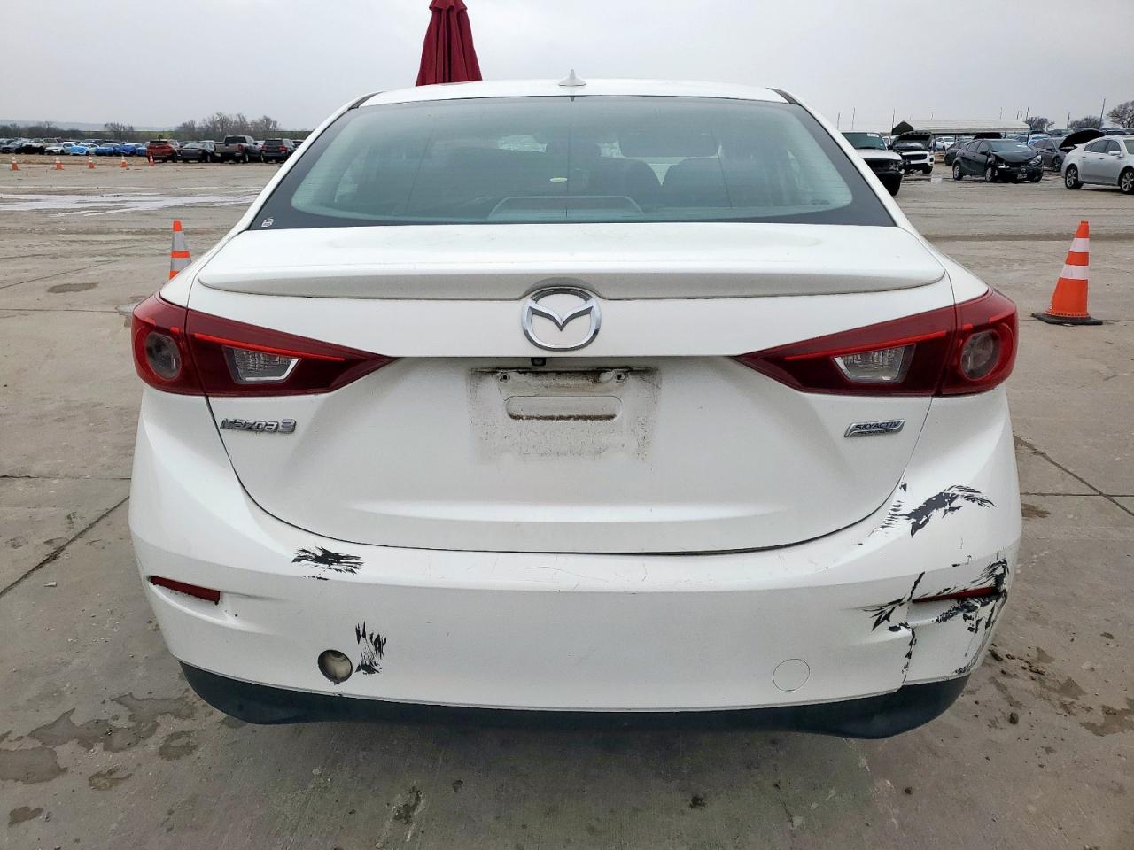 2015 Mazda 3 - Image 6