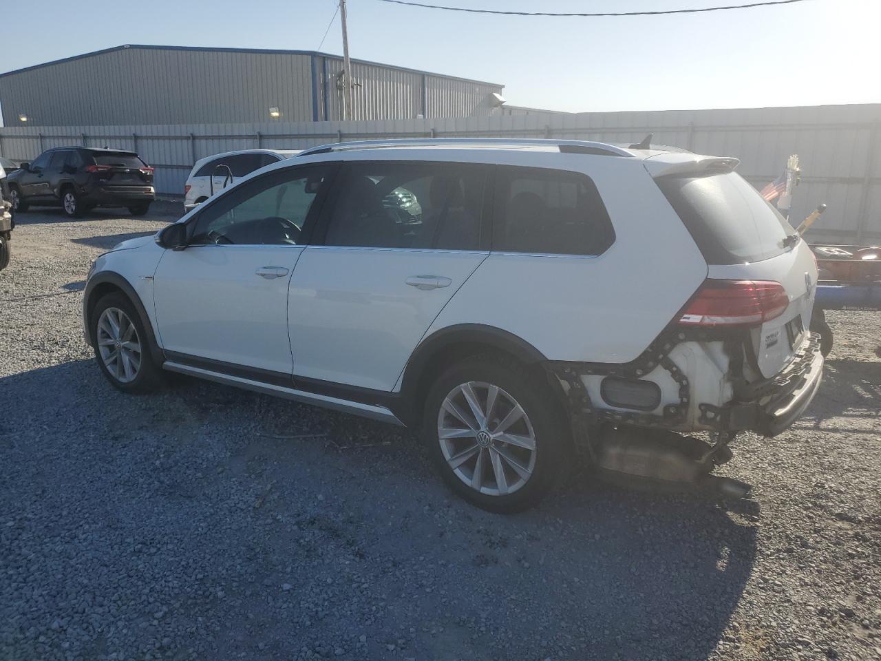 2018 Volkswagen Golf - Image 2