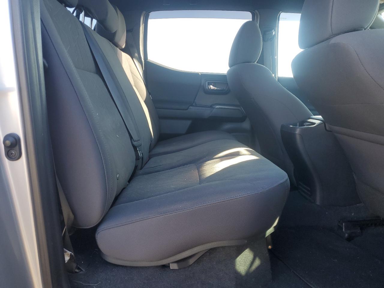 2019 Toyota Tacoma - Image 10