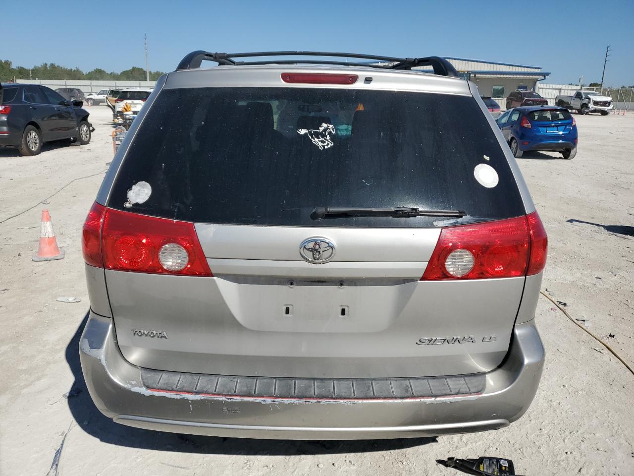 2009 Toyota Sienna - Image 6
