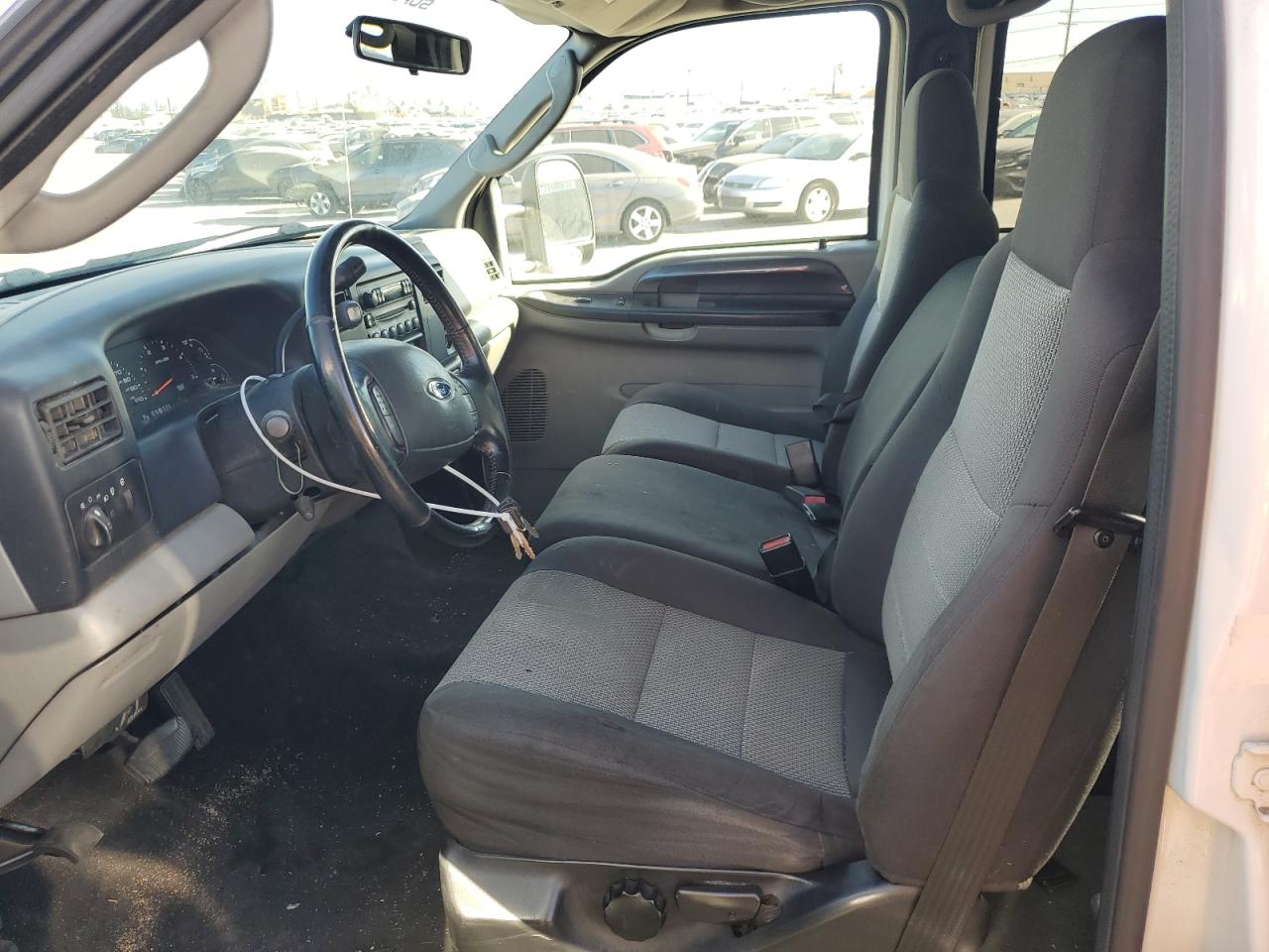 2004 Ford F250 - Image 7