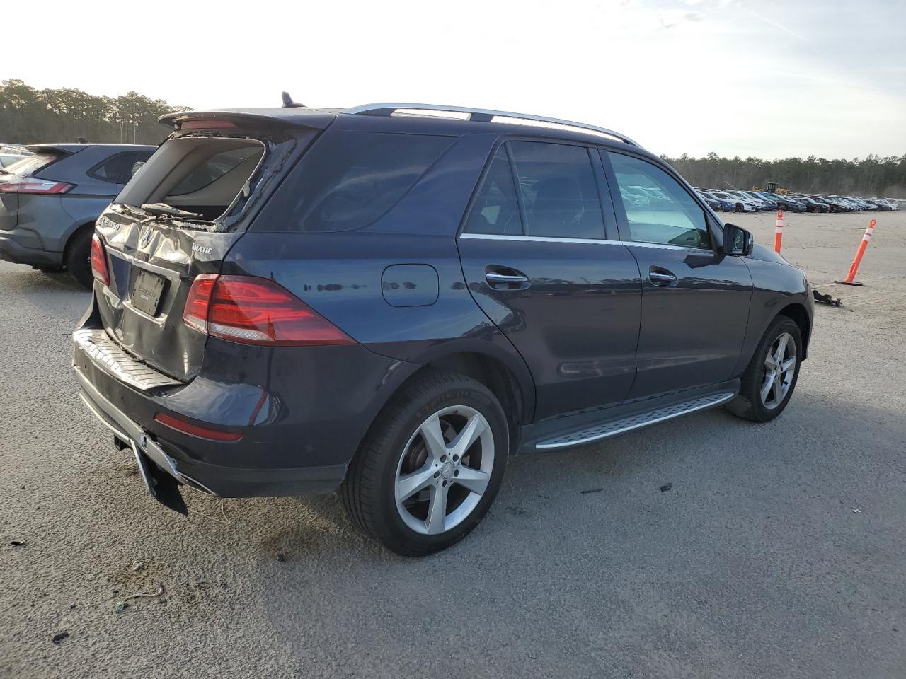 2016 Mercedes-Benz GLE - Image 3