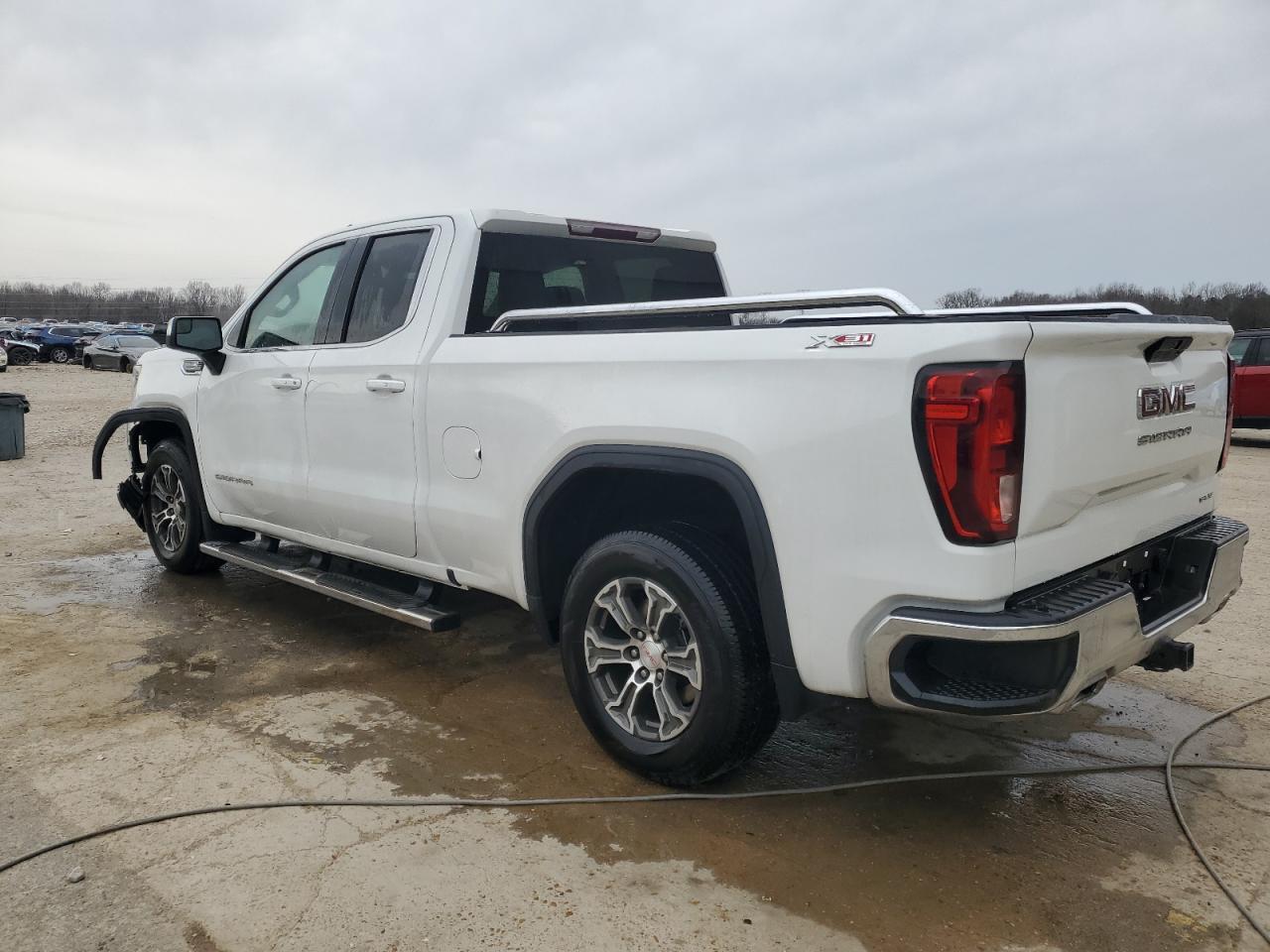2019 GMC Sierra - Image 2