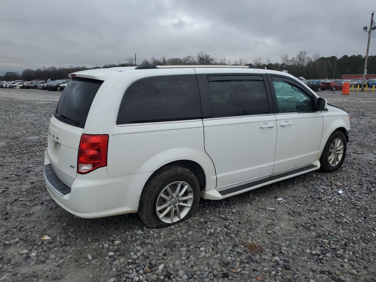 2019 Dodge Caravan - Image 3