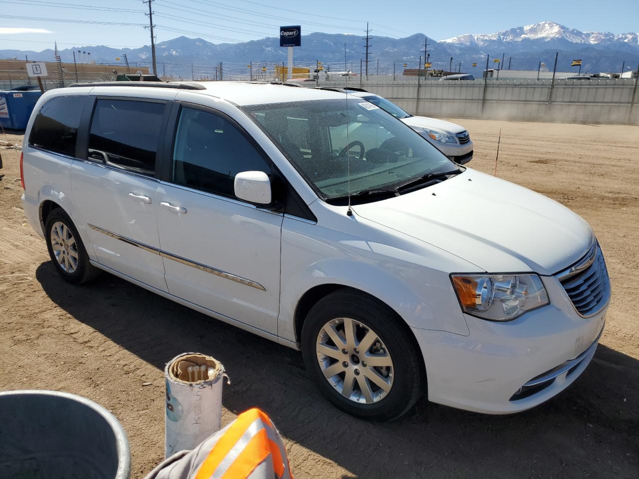 2016 Chrysler Town & Country - Image 4