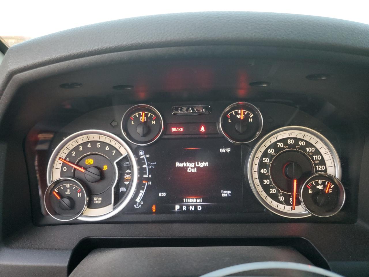 2014 RAM 1500 - Image 9