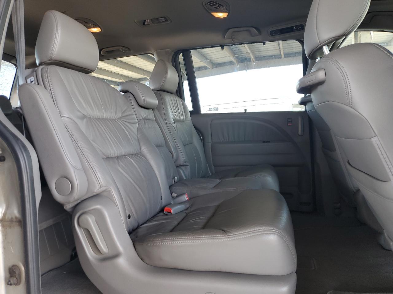 2009 Honda Odyssey - Image 11