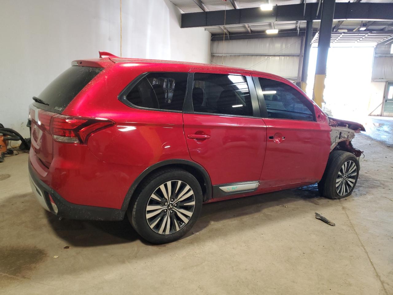 2020 Mitsubishi Outlander - Image 3
