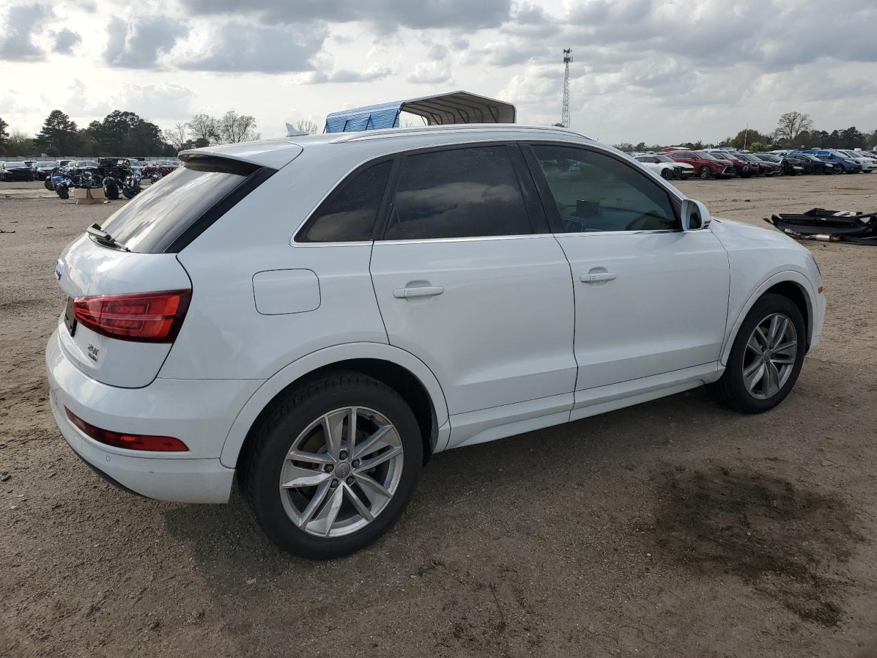 2017 Audi Q3 - Image 3