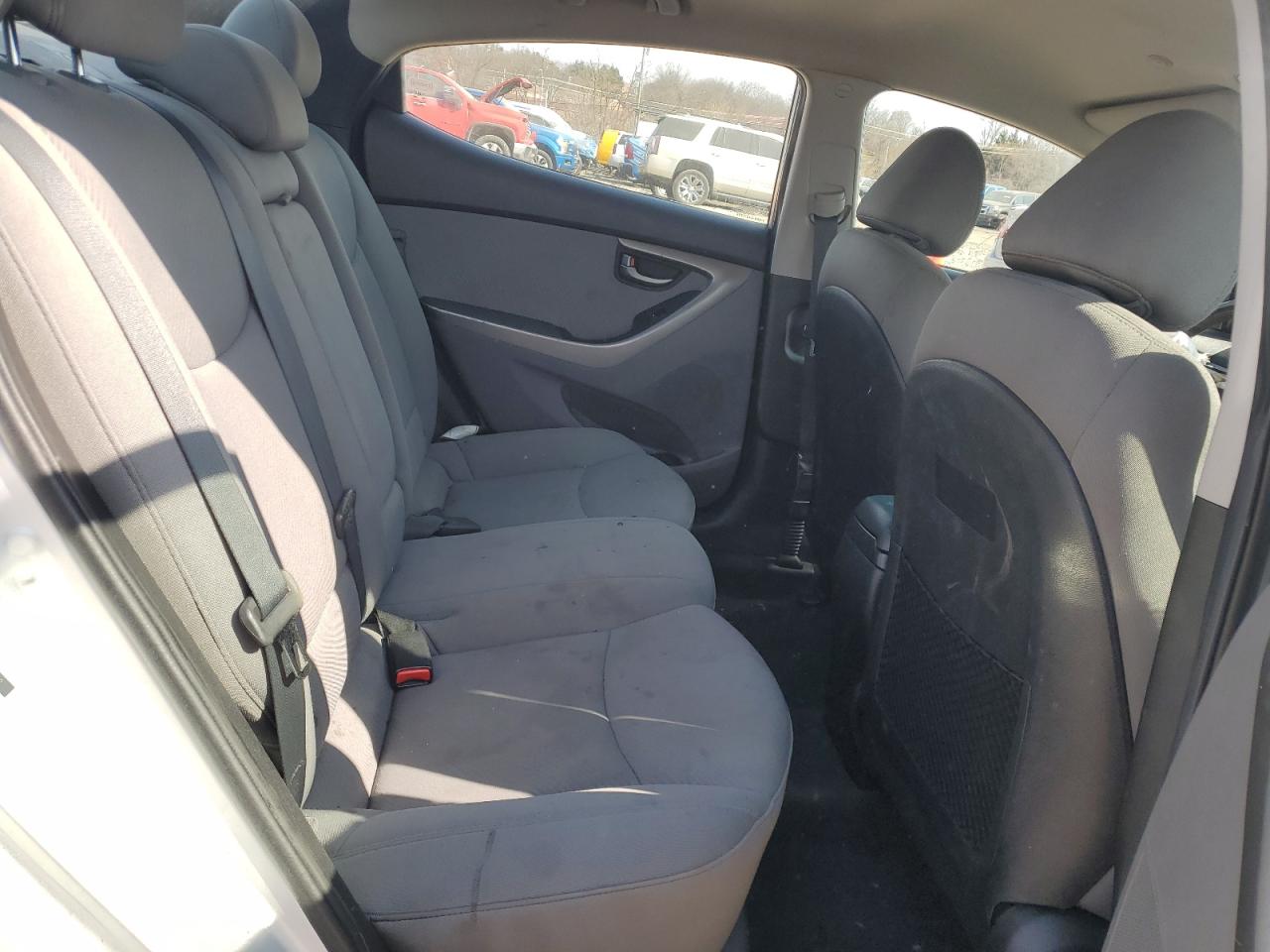 2013 Hyundai Elantra - Image 10