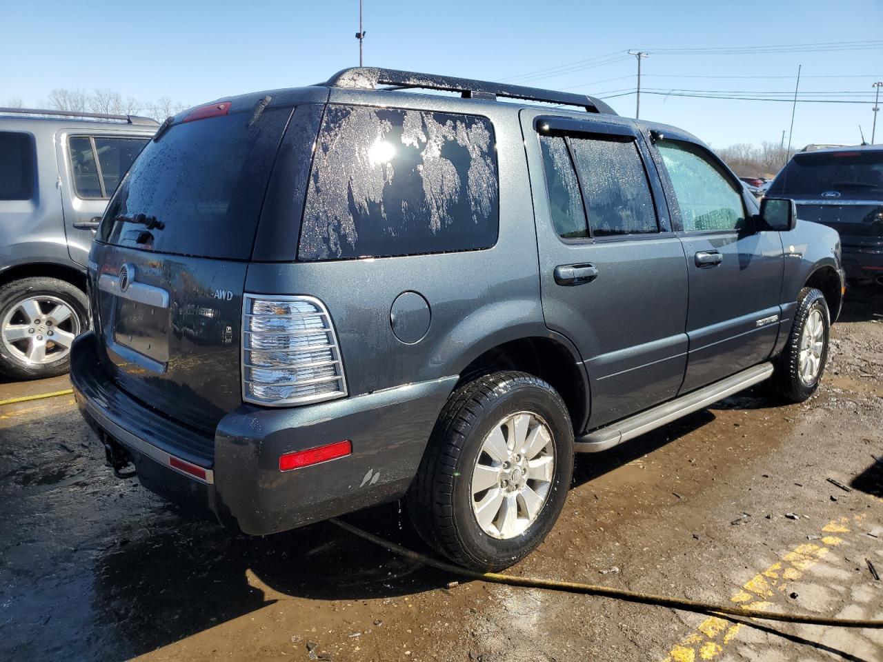 2010 Mercury Mountaineer - Image 3