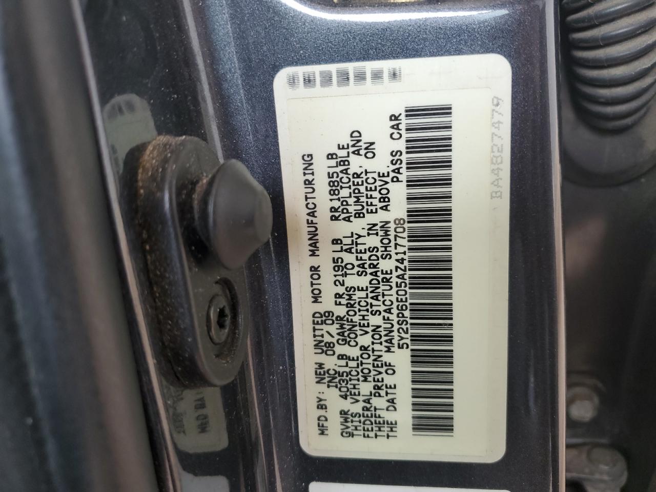 2010 Pontiac Vibe - Image 12