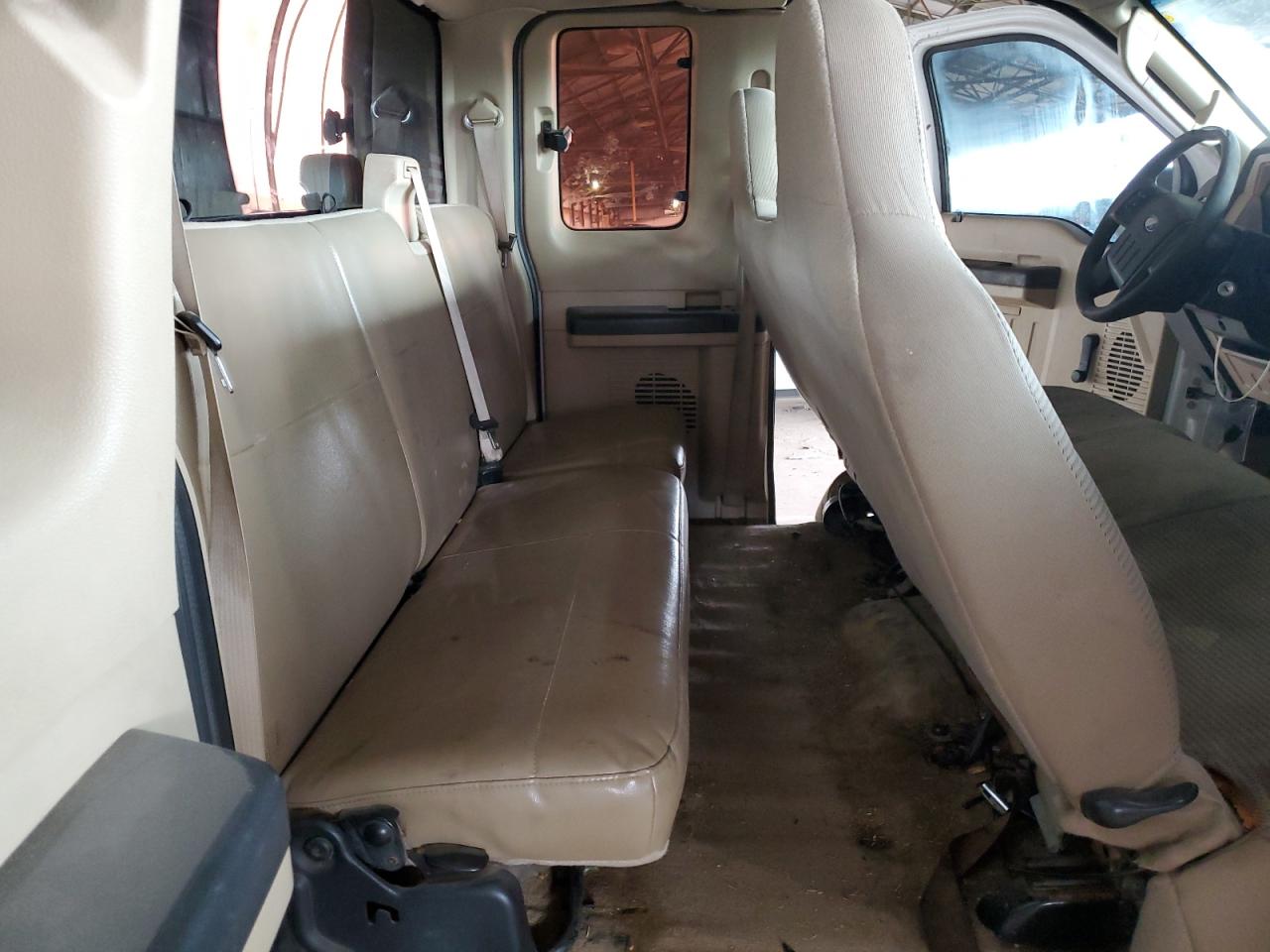 2008 Ford F250 - Image 10