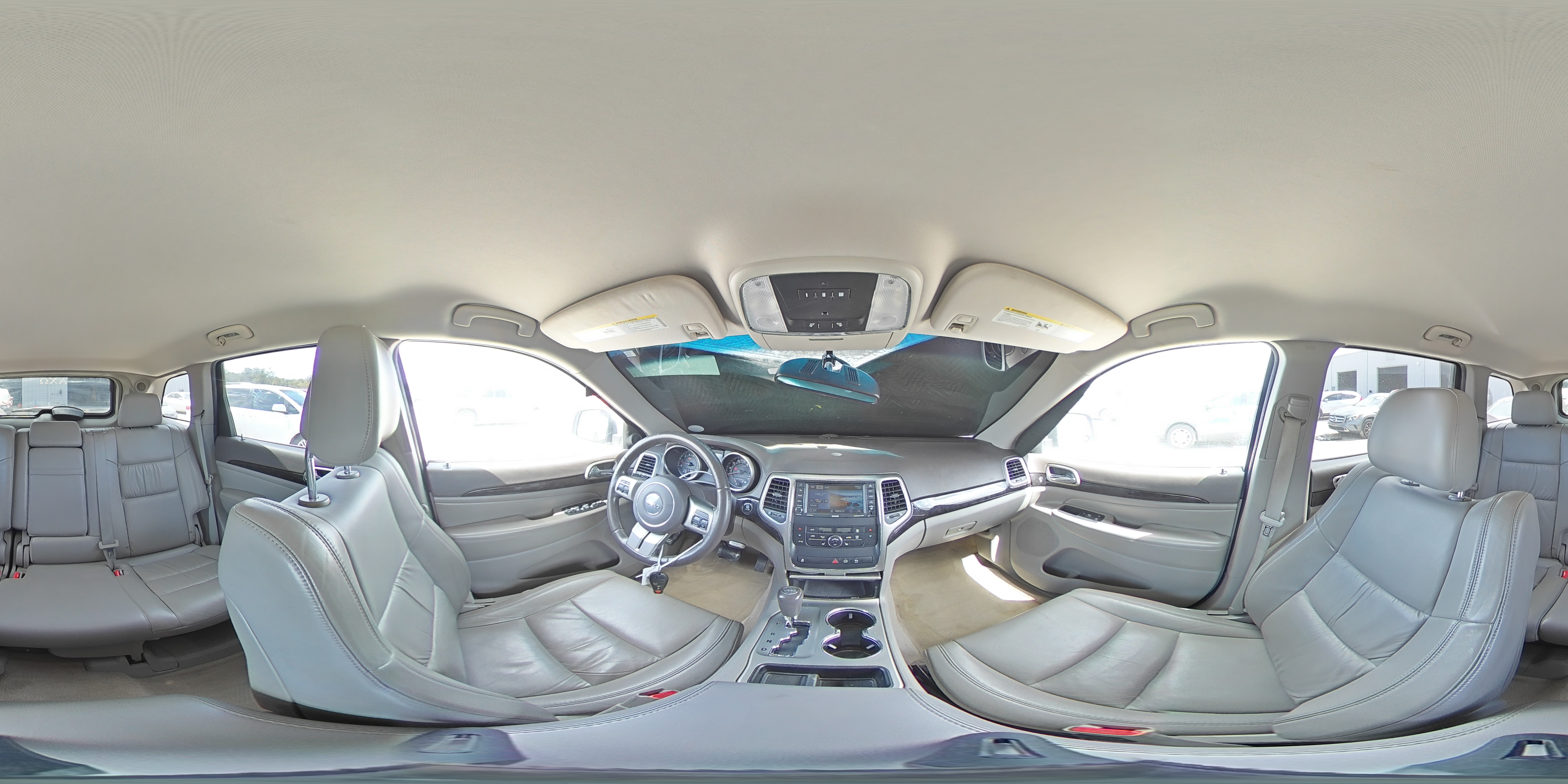 2012 Jeep Grand Cherokee - Image 15