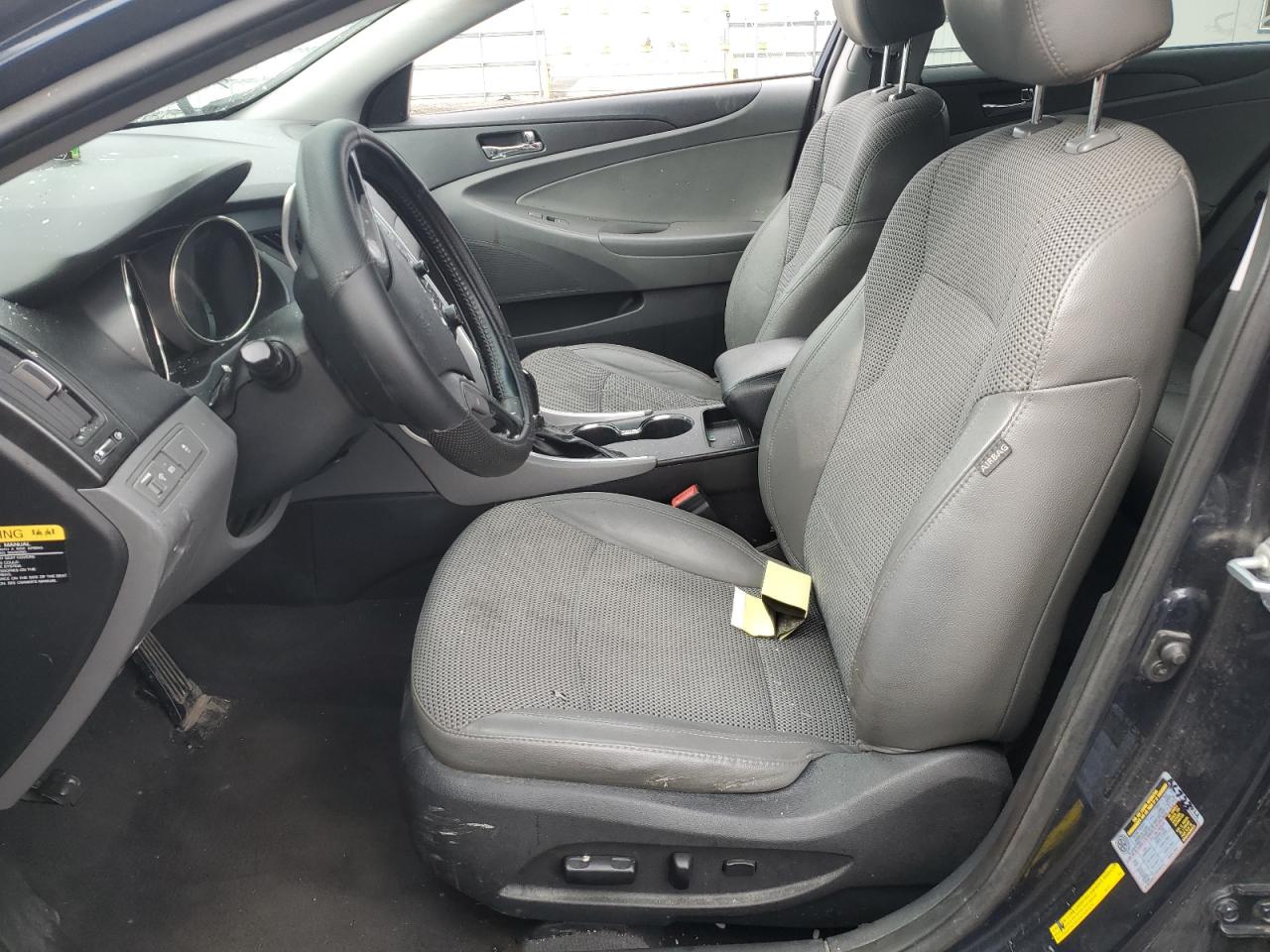 2012 Hyundai Sonata - Image 7