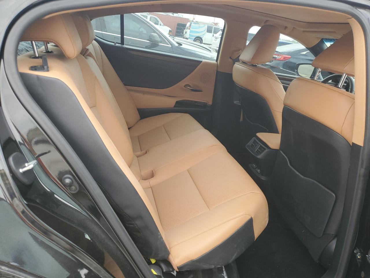 2024 Lexus ES - Image 10